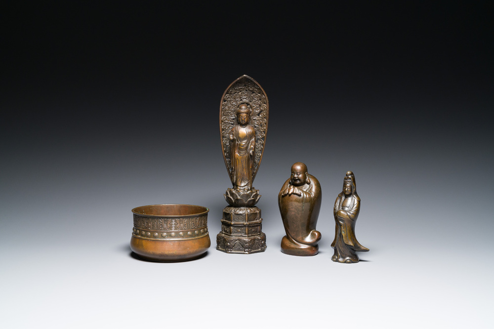 Drie Japanse Bronzen Sculpturen Van Boeddha En Kannon En Een