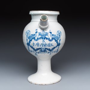 A very rare blue and white Brussels faience wet drug or syrup jar inscribed 'S. IVIVBINIS' — 照片 2