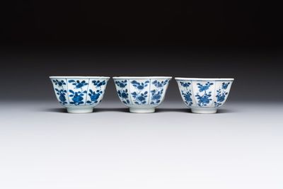 10 Chinese blue and white cups and 16 saucers, Kangxi and later — foto 17