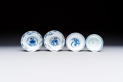 10 Chinese blue and white cups and 16 saucers, Kangxi and later — foto 26