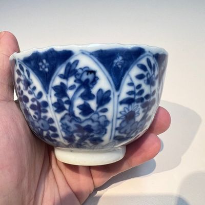 10 Chinese blue and white cups and 16 saucers, Kangxi and later — foto 38