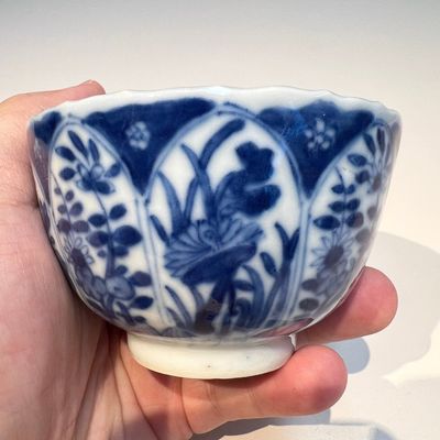 10 Chinese blue and white cups and 16 saucers, Kangxi and later — foto 39