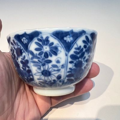 10 Chinese blue and white cups and 16 saucers, Kangxi and later — foto 43