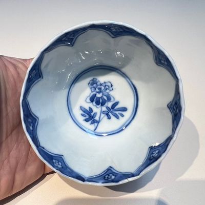 10 Chinese blue and white cups and 16 saucers, Kangxi and later — foto 46
