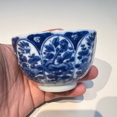 10 Chinese blue and white cups and 16 saucers, Kangxi and later — foto 47