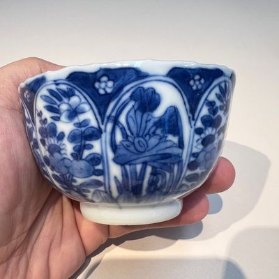 10 Chinese blue and white cups and 16 saucers, Kangxi and later — foto 48