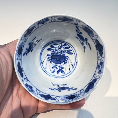 10 Chinese blue and white cups and 16 saucers, Kangxi and later — foto 63
