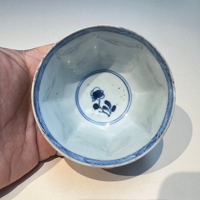 10 Chinese blue and white cups and 16 saucers, Kangxi and later — foto 79