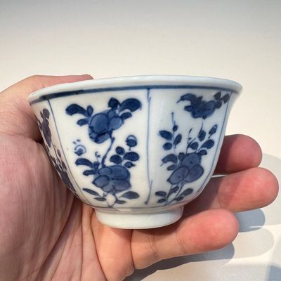 10 Chinese blue and white cups and 16 saucers, Kangxi and later — foto 86