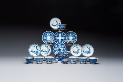 11 Chinese blue and white cups and 10 saucers, Kangxi and jade marks, 18/19th C. — photo 1