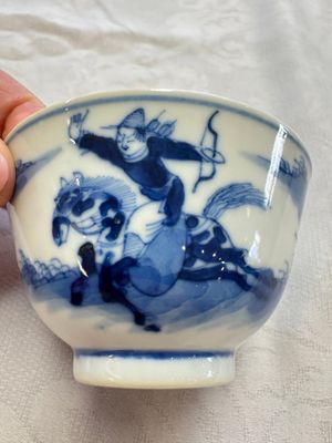 11 Chinese blue and white cups and 10 saucers, Kangxi and jade marks, 18/19th C. — photo 57
