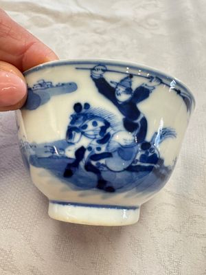 11 Chinese blue and white cups and 10 saucers, Kangxi and jade marks, 18/19th C. — photo 59