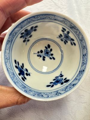 11 Chinese blue and white cups and 10 saucers, Kangxi and jade marks, 18/19th C. — photo 60