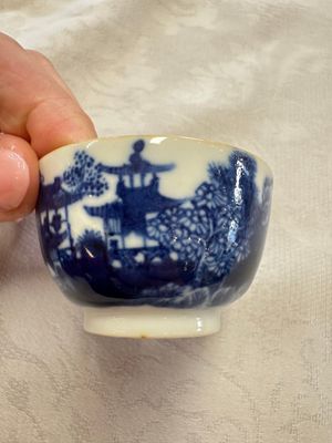 11 Chinese blue and white cups and 10 saucers, Kangxi and jade marks, 18/19th C. — photo 90