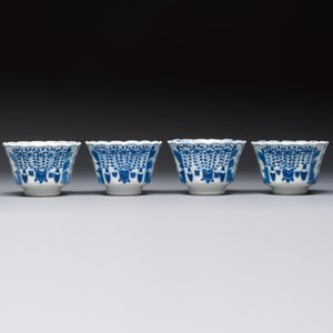 11 Chinese blue and white cups and 10 saucers, Kangxi and jade marks, 18/19th C. — photo 8