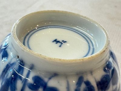 11 Chinese blue and white cups and 9 saucers, Kangxi and jade marks, Kangxi and later — photo 21
