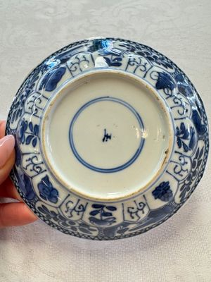 11 Chinese blue and white cups and 9 saucers, Kangxi and jade marks, Kangxi and later — photo 42