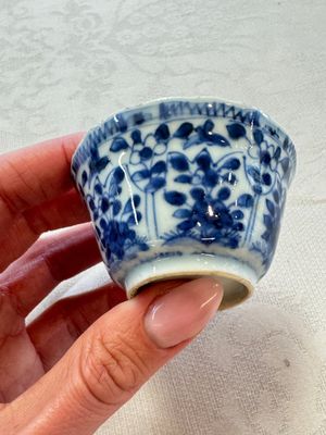 11 Chinese blue and white cups and 9 saucers, Kangxi and jade marks, Kangxi and later — photo 5