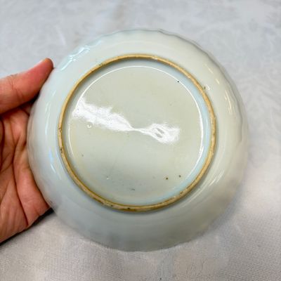 11 Chinese famille rose wares, one with gilt-bronze mounts — 照片 46