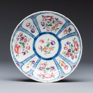 11 Chinese famille rose wares, one with gilt-bronze mounts — 照片 12