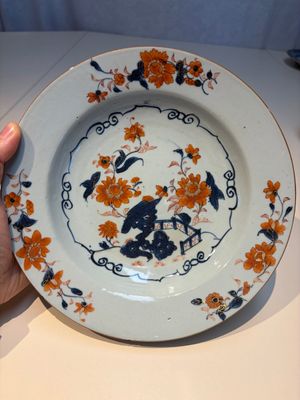 11 Chinese Imari-style and blue and white wares, Yongzheng/Qianlong — foto 1