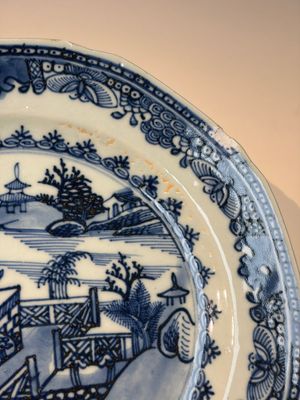 11 Chinese Imari-style and blue and white wares, Yongzheng/Qianlong — foto 31