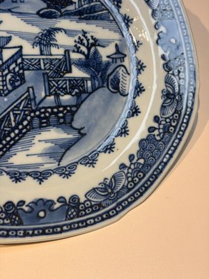 11 Chinese Imari-style and blue and white wares, Yongzheng/Qianlong — foto 32