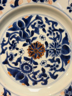 11 Chinese Imari-style and blue and white wares, Yongzheng/Qianlong — foto 52