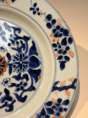 11 Chinese Imari-style and blue and white wares, Yongzheng/Qianlong — foto 54