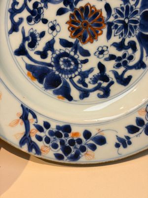 11 Chinese Imari-style and blue and white wares, Yongzheng/Qianlong — foto 55