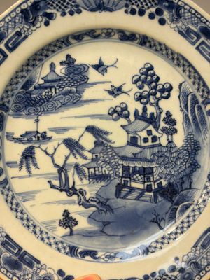 11 Chinese Imari-style and blue and white wares, Yongzheng/Qianlong — foto 77