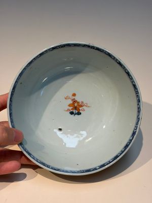 11 Chinese Imari-style and blue and white wares, Yongzheng/Qianlong — foto 98