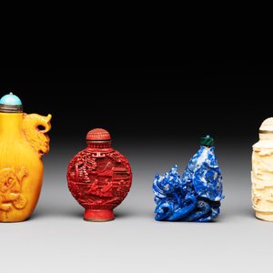 11 Chinese lacquer, carved stone and porcelain wares,  20th C. — photo 12