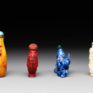 11 Chinese lacquer, carved stone and porcelain wares,  20th C. — photo 13