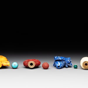 11 Chinese lacquer, carved stone and porcelain wares,  20th C. — photo 14