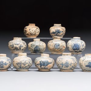 11 Chinese Swatow blue and white jarlets, Ming — photo 1