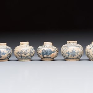 11 Chinese Swatow blue and white jarlets, Ming — photo 2