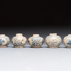 11 Chinese Swatow blue and white jarlets, Ming — photo 3