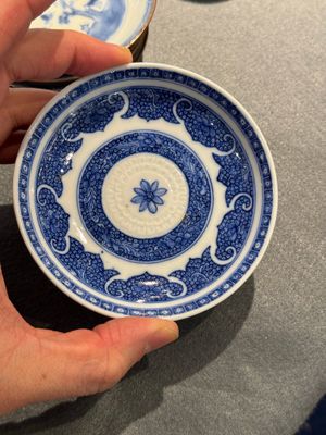 12 Chinese blue and white cups and 13 saucers, including capucin-brown glazed, Kangxi/Qianlong — 照片 6