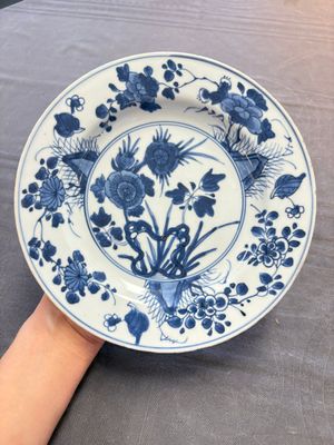 12 Chinese blue and white plates with figural and floral design, 18th C. — 照片 7
