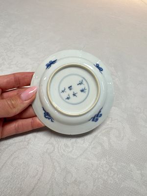 12 Chinese blue and white saucers with figural design, lingzhi and Chenghua marks, Kangxi — photo 9