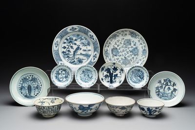 12 Chinese blue and white wares, Ming