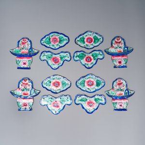 12 Chinese Canton enamel hanging ornaments, 18/19th C. — foto 5