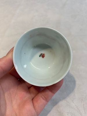 12 Chinese famille rose 'rooster' cups, Yongzheng/Qianlong — photo 11
