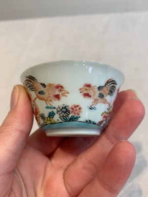 12 Chinese famille rose 'rooster' cups, Yongzheng/Qianlong — photo 23