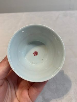 12 Chinese famille rose 'rooster' cups, Yongzheng/Qianlong — photo 31