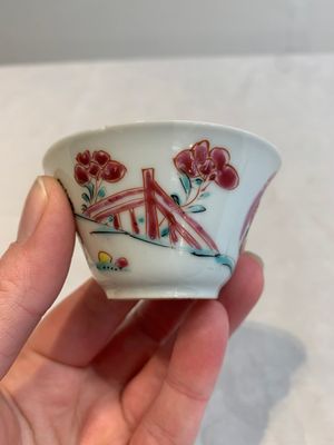 12 Chinese famille rose 'rooster' cups, Yongzheng/Qianlong — photo 44