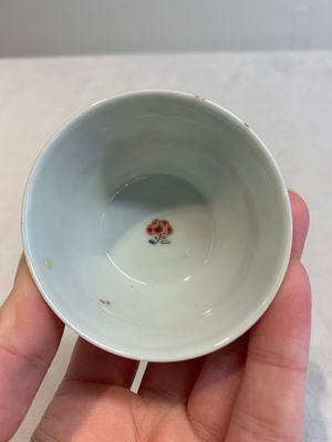 12 Chinese famille rose 'rooster' cups, Yongzheng/Qianlong — photo 52