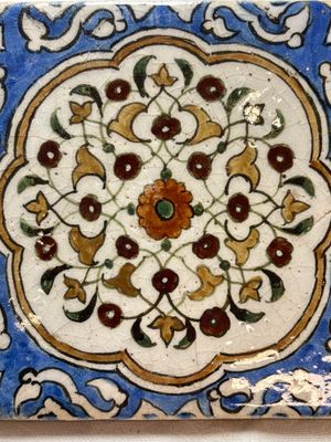 12 polychrome Kubachi pottery tiles with floral design, Dagestan, 19th C. — 照片 14