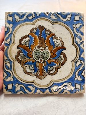 12 polychrome Kubachi pottery tiles with floral design, Dagestan, 19th C. — 照片 28